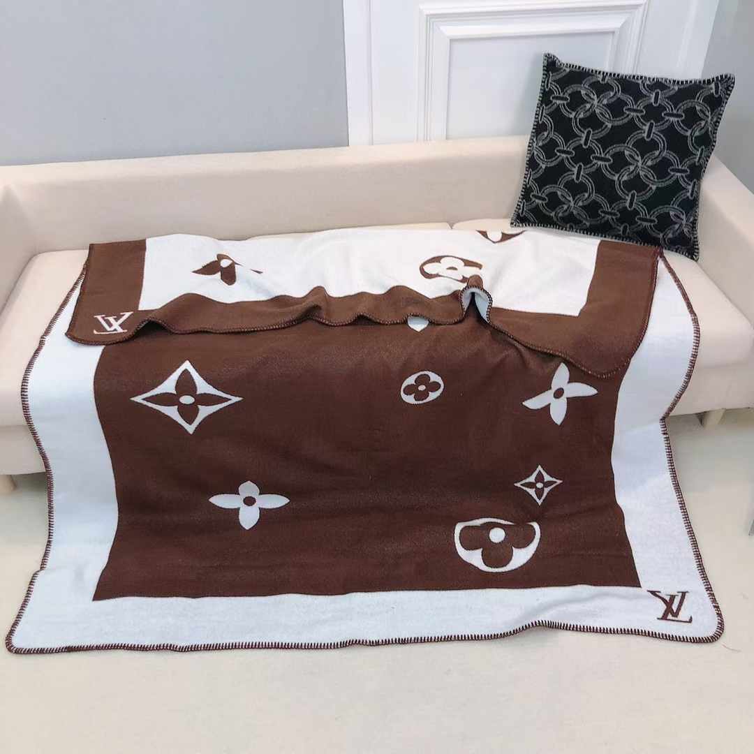 KARIERTES MONOGRAMM