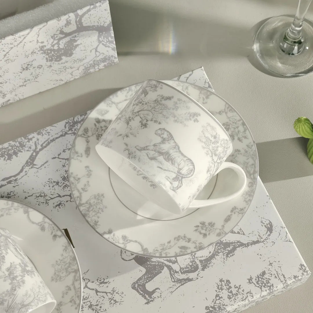 Christian Dior Toile de Jouy Teetassen-Sets und Geschirr