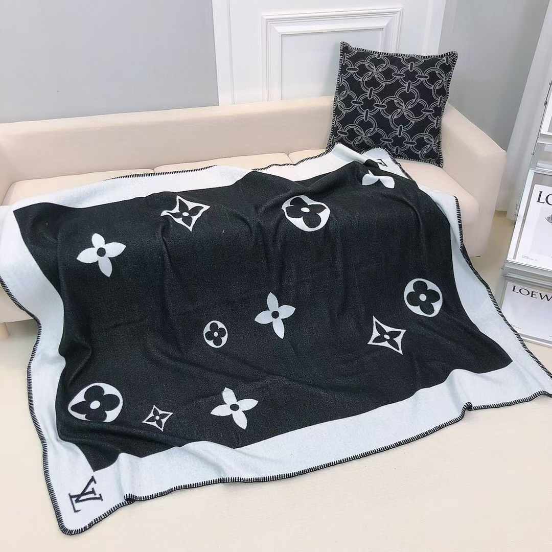 KARIERTES MONOGRAMM